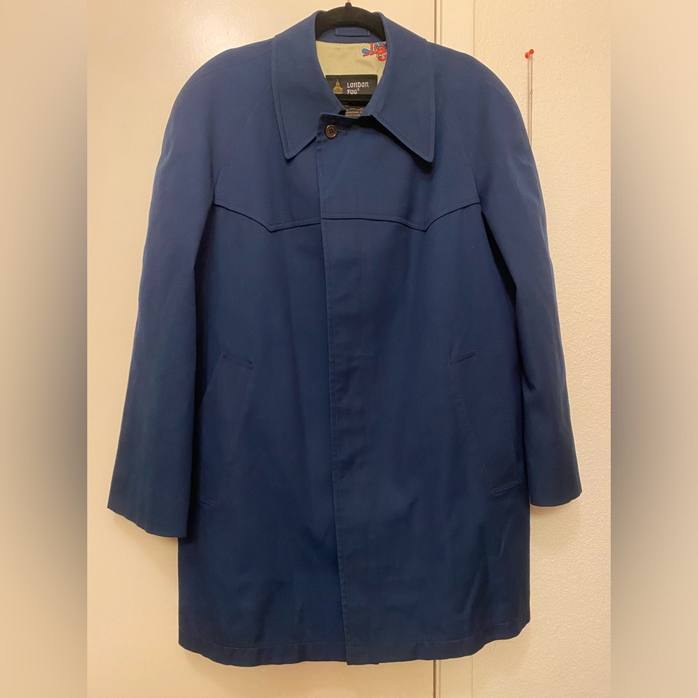 London Fog navy blue maincoat